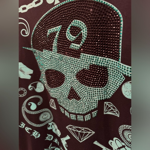 D - Rich Clothing - Picture 2 of 13